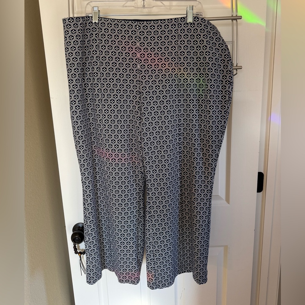 Boden Navy and White Patterned Knit Pants